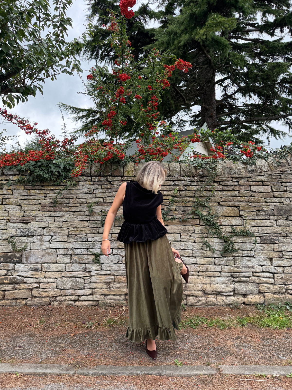 PRE ORDER VELVET RUFFLE SKIRT